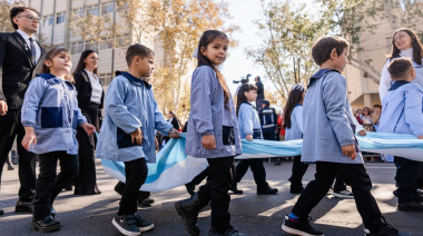 San Juan celebró los 216 años de la Revolución de Mayo con un emotivo y multitudinario desfile cívico-militar en Capital