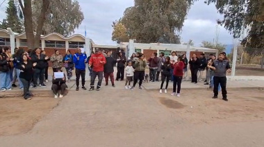 Padres de alumnos de la Escuela Agrotécnica de Huaco reclamaron un chofer para el transporte escolar y advierten con cortar la ruta