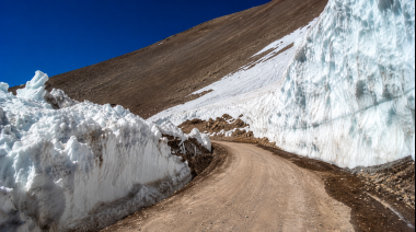 Las intensas nevadas en la cordillera obligaron a adelantar el cierre del Paso de Agua Negra y dar por finalizada la presente temporada