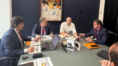 Orrego presentó en Londres la emisión de bonos y buscó atraer inversiones para obras estratégicas en San Juan