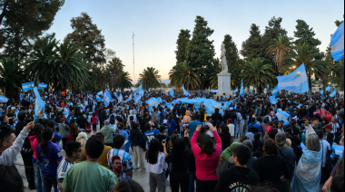 Video: La Plaza General San Martín se tiñó de celeste y blanco para celebrar el pase de Argentina a la final del Mundial 2026