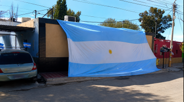 ¿Por qué una bandera argentina volvió a cubrir una casa de Jáchal y se convirtió en una de las cábalas para alentar a la Selección?