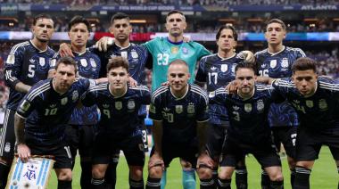 La Selección Argentina volvió a hacer historia, derrotó 2 a 1 a Inglaterra y quedó a un paso del bicampeonato mundial