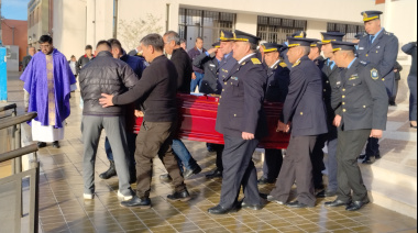 Jáchal despidió al comisario general Rubén Castro, uno de los héroes que perdió la vida en la tragedia aérea de Valle Fértil
