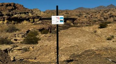 A un mes de la tragedia aérea que enlutó a San Juan, levantaron una cruz en Ischigualasto para recordar a los siete fallecidos