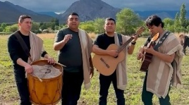 En el Día de la Madre, los Arrieros Huaqueños emocionaron con una interpretación especial de “Mamá Vieja” y su reconocimiento