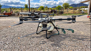 Con tecnología de última generación y drones, realizaron tareas de fumigación en quintas de productores membrilleros de Jáchal