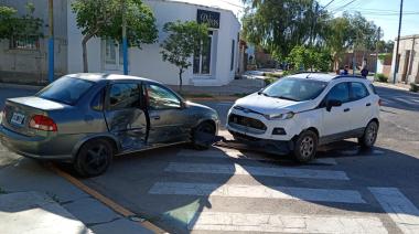 Mañana accidentada en Jáchal: Dos mujeres protagonizaron un choque en San Juan y General Acha y hubo menores asistidos