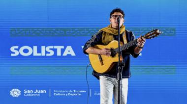 De Jáchal rumbo a Cosquín: Agustín González ganó su lugar para representar a San Juan con las canciones de Buenaventura Luna