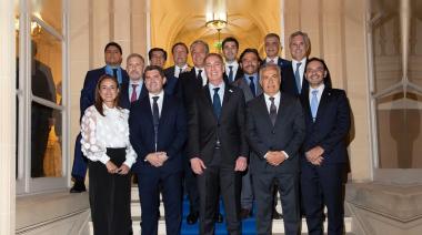 San Juan sale a buscar inversiones al mundo, Orrego presenta en París el potencial del cobre y los grandes proyectos de la provincia
