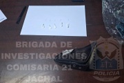 La Comisaría 21 encontró a dos jachalleros con envoltorios de cocaína en plena Plaza General San Martín