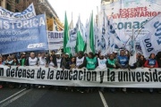 El "Frente Sindical de Universidades Nacionales" lanzó un "paro total" para este viernes