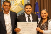 Trabajó como albañil, verdulero, vendedor ambulante y se recibió de Técnico Universitario en Sistemas Electrónicos