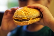 Según los Investigadores: ¿Cuáles son las consecuencias para la salud de comer rápido?