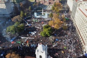 Masiva participación en Plaza de Mayo para respaldar a Cristina Kirchner luego de ser condenada por corrupción