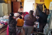 El Club Peñarol de San Isidro inauguró un “roperito solidario” para asistir a familias de la comunidad en tiempos difíciles