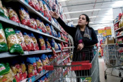 Según el INDEC, la inflación de septiembre se aceleró a 2,1% y acumuló 31,8% en los últimos doce meses