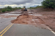 Vialidad Nacional trabaja en rutas de Jáchal y recomienda máxima precaución a quienes transitan por la zona