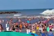 Confirmaron que hay un muerto y 35 heridos por una ola gigante que impactó en Santa Clara del Mar y Mar del Plata