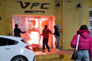 La rápida intervención evitó un incendio de grandes dimensiones en un drugstore frente a Plaza General San Martín de Jáchal