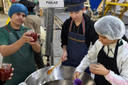 Una escuela de Jáchal revoluciona el universo de las mermeladas con su atractivo proyecto "Entre Ciruelas y Miel"