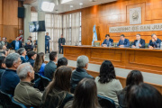 Para financiar obras estratégicas: El gobernador Orrego anunció un proyecto de ley para impulsar viviendas, rutas, agua y saneamiento
