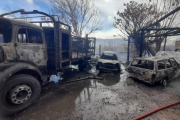 Dramáticas consecuencias del Zonda en Pocito, las llamas consumieron una vivienda y un taller y obligaron a evacuar personas