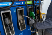 Arrancó agosto con nuevos valores en los surtidores de Jáchal: ¿Cuánto cuesta cargar nafta y gasoil en la estación YPF del ACA?