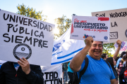 La comunidad universitaria vuelve a movilizarse en San Juan para exigir el cumplimiento de la Ley de Financiamiento Universitario