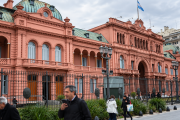 El Gobierno lanzó un nuevo plan de retiros voluntarios para empleados públicos: quiénes pueden acceder y cuánto cobrarán