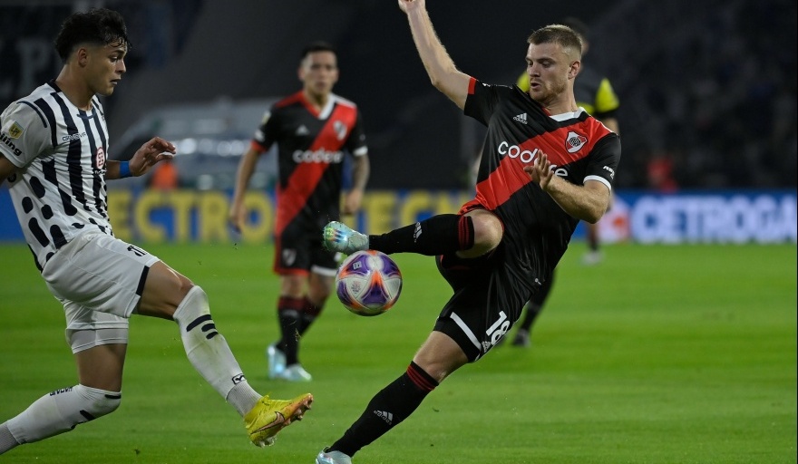 River Plate perdió con Talleres por 2 a 1 en el estadio Mario Alberto ...