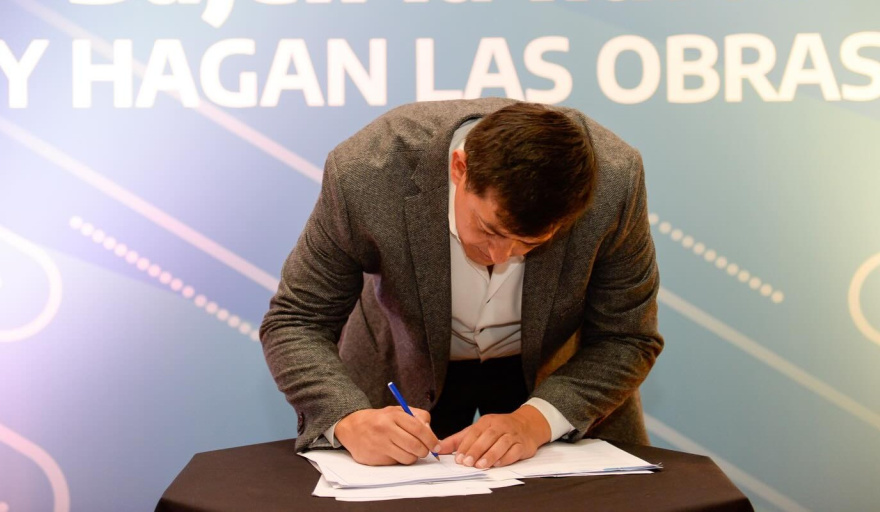 Matías Espejo se sumó a la marcha de intendentes en Capital Federal para exigir fondos y la reactivación de obras públicas